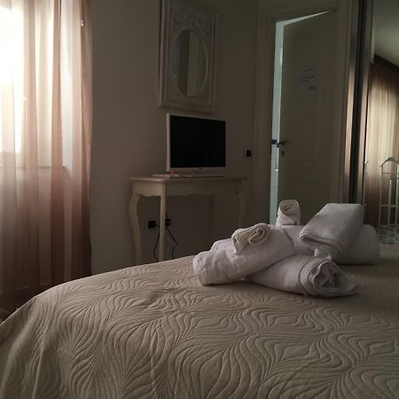 La Corte Del Re Borbone Bed & Breakfast Caserta Exterior foto