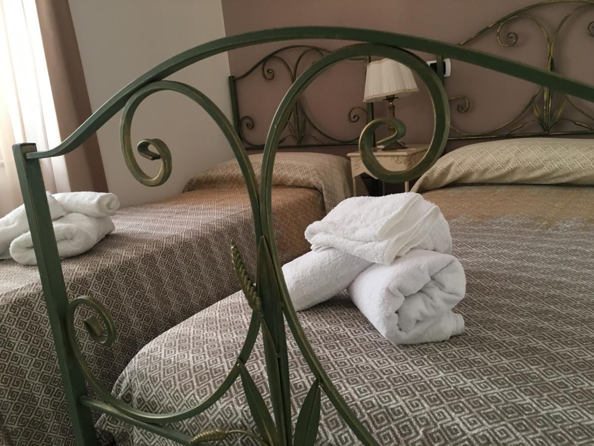 La Corte Del Re Borbone Bed & Breakfast Caserta Exterior foto